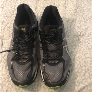 Barely worn.. like new ASICS